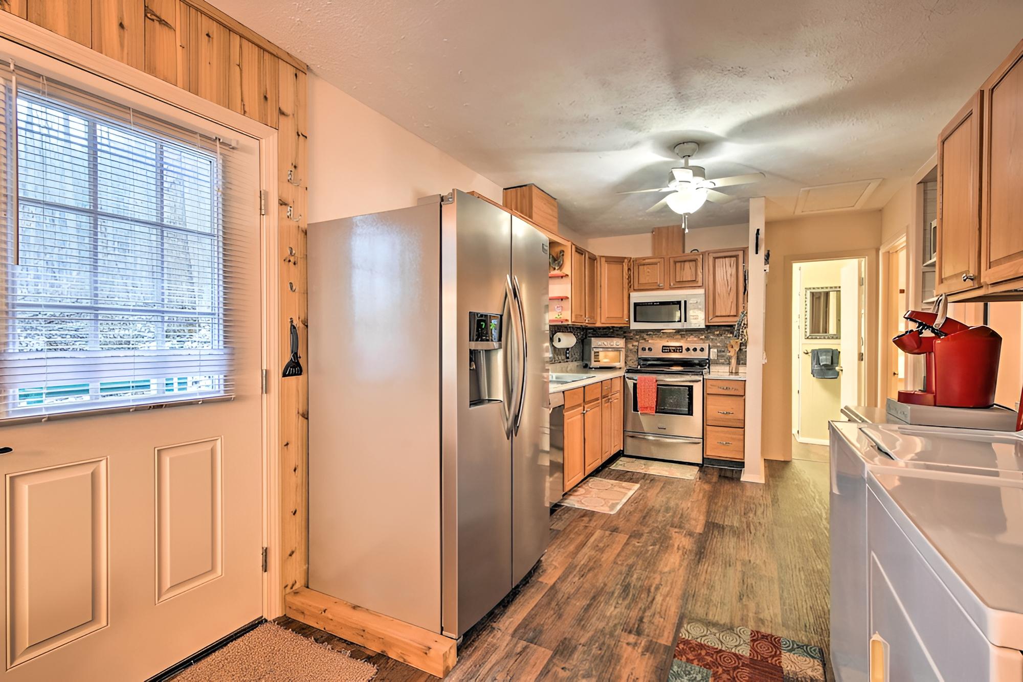 Nantahala Mountain Cabin w/ Deck ~ 1 Mi to Hiking! view 4