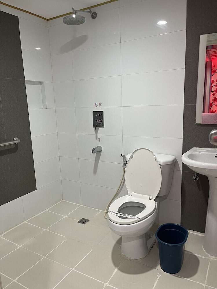 Hotel Sogo Quirino Motor Drive Inn