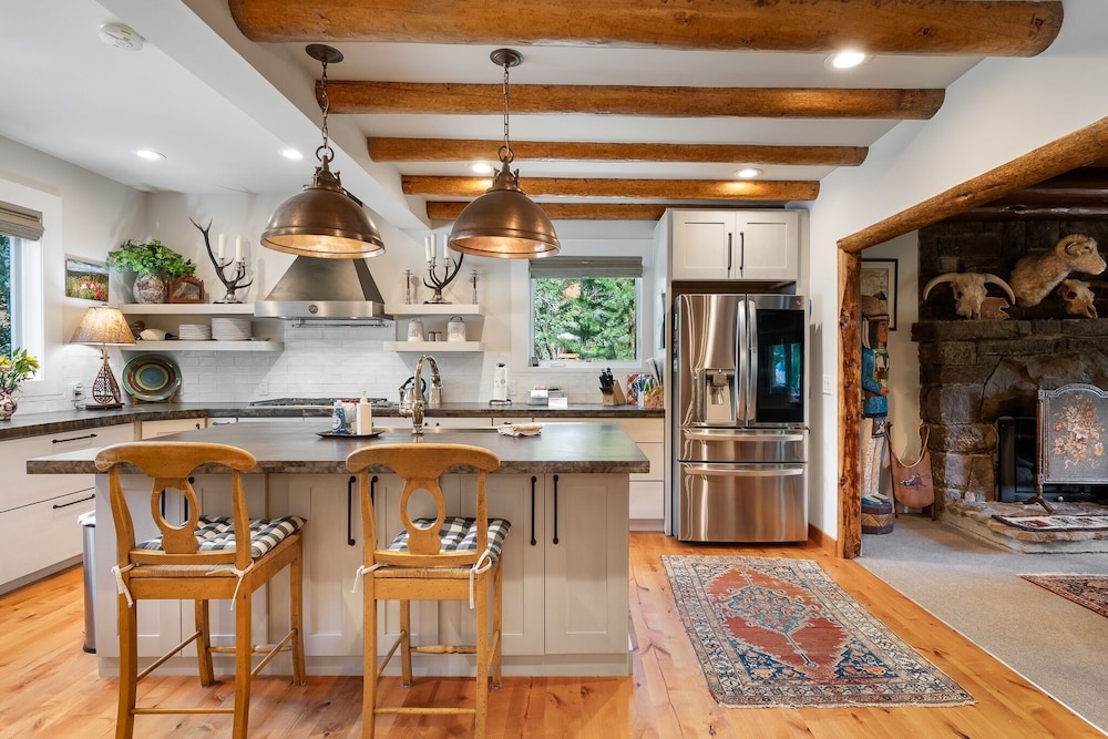 The River House 3 Bedroom Cabin