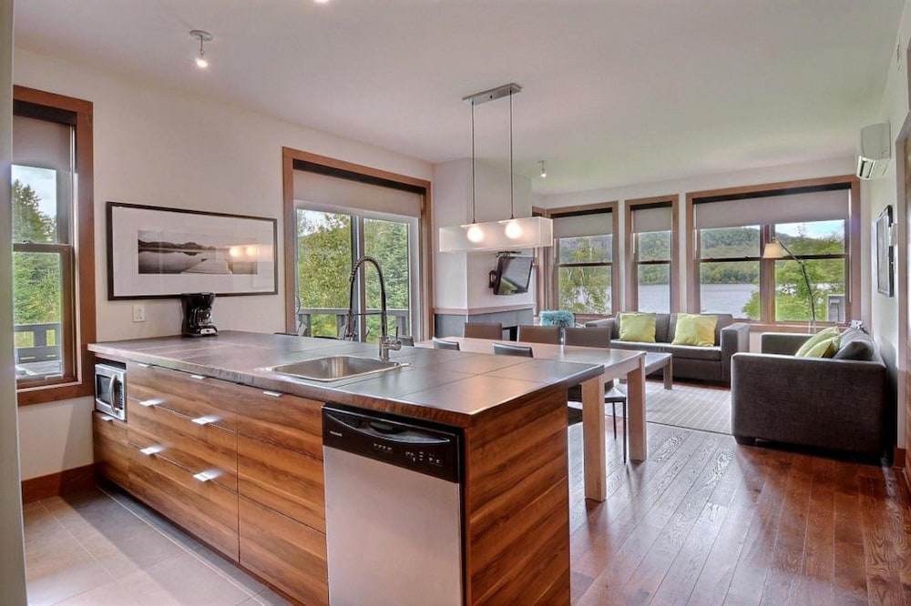 Condo With Magnificent View Citq 259781