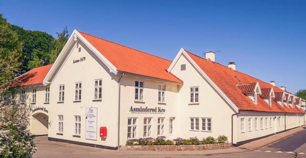 Hotel Asminderød Kro - Image 1