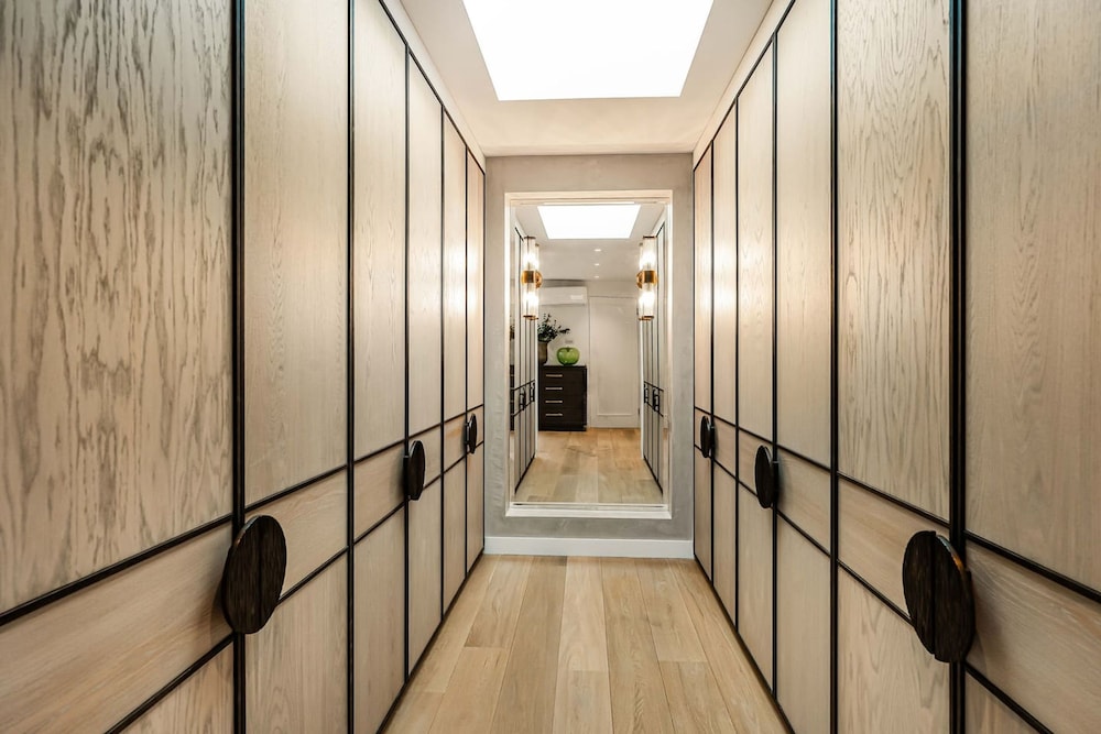 London Mews Home w Glass Atrium Terrace