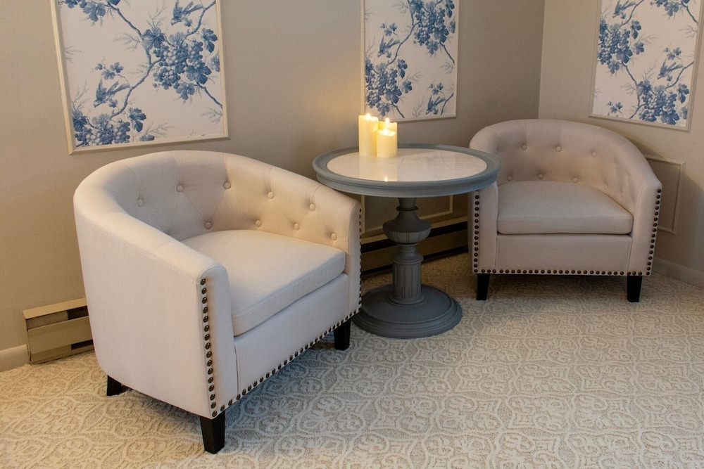 Hudson Manor Bed and Breakfast