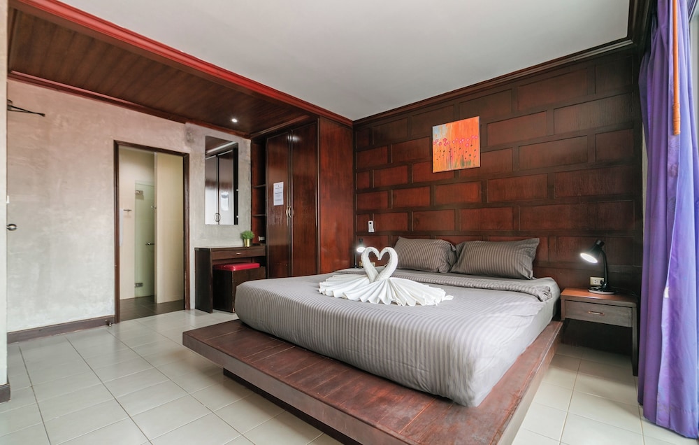 EBS Hostel Phuket