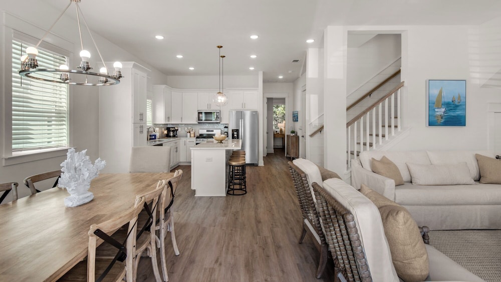 Spacious 4BR With 2 Master Suites, Golf Cart, .3 Miles to Beach - Sleeps 15