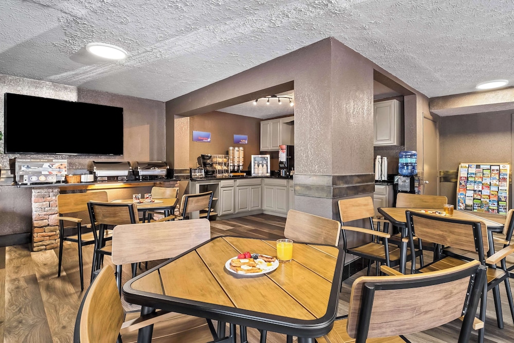 Best Western Braselton Inn - Property Image 2