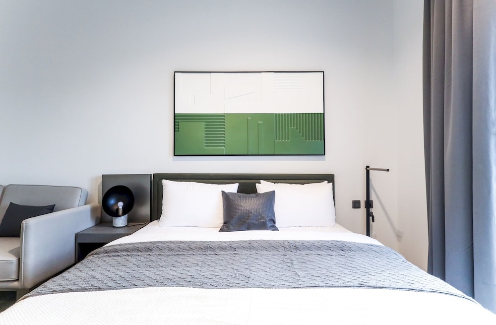 Elite LUX Holiday Homes - Modern Studio in MAG City Dubai