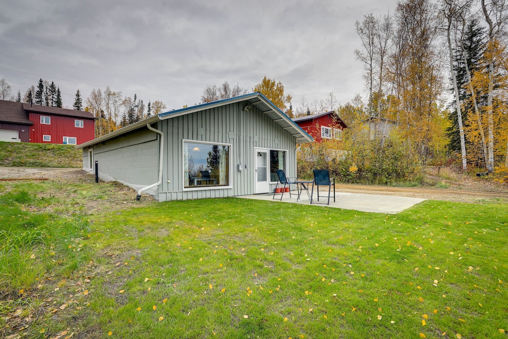 Cozy Fairbanks Cabin ~ 11 Mi to Downtown! view 2