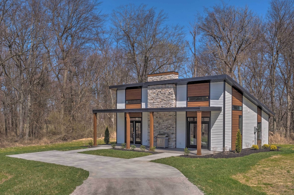 Upscale & Quiet Paducah Retreat on 15 Acres! view 4