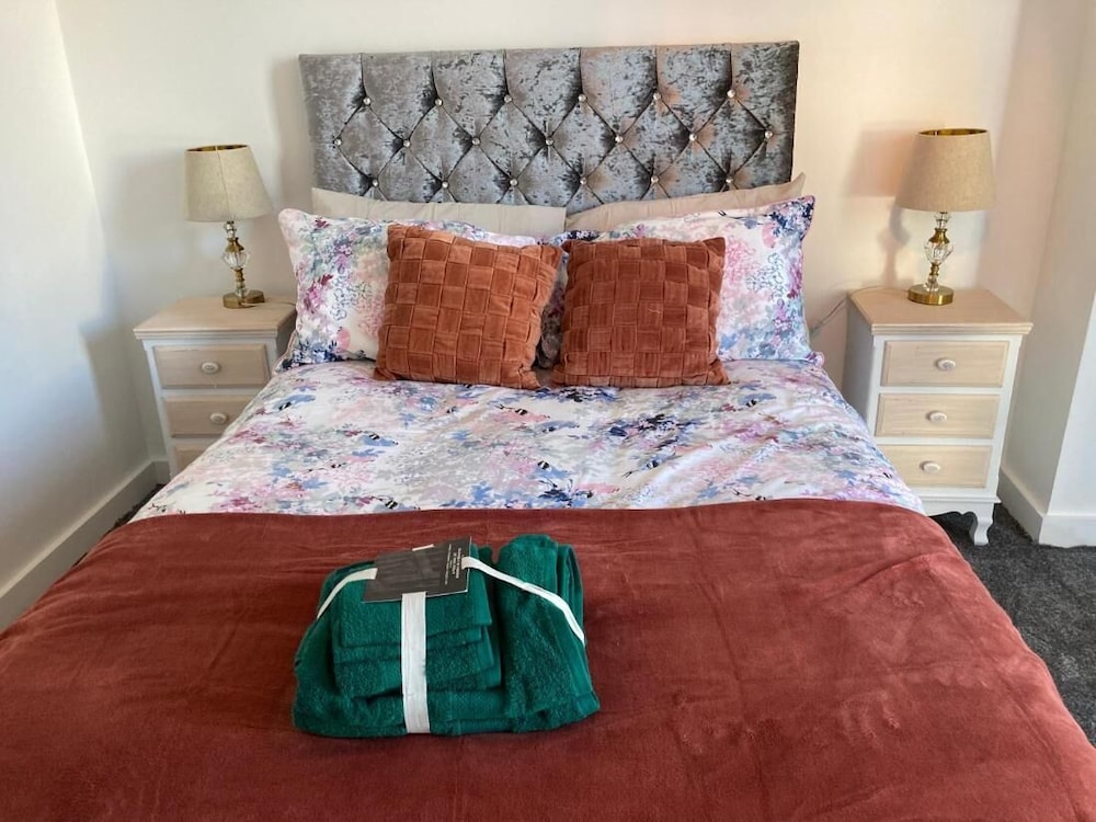 Zenith City Centre Apartment - Stay Longer and Save view 2