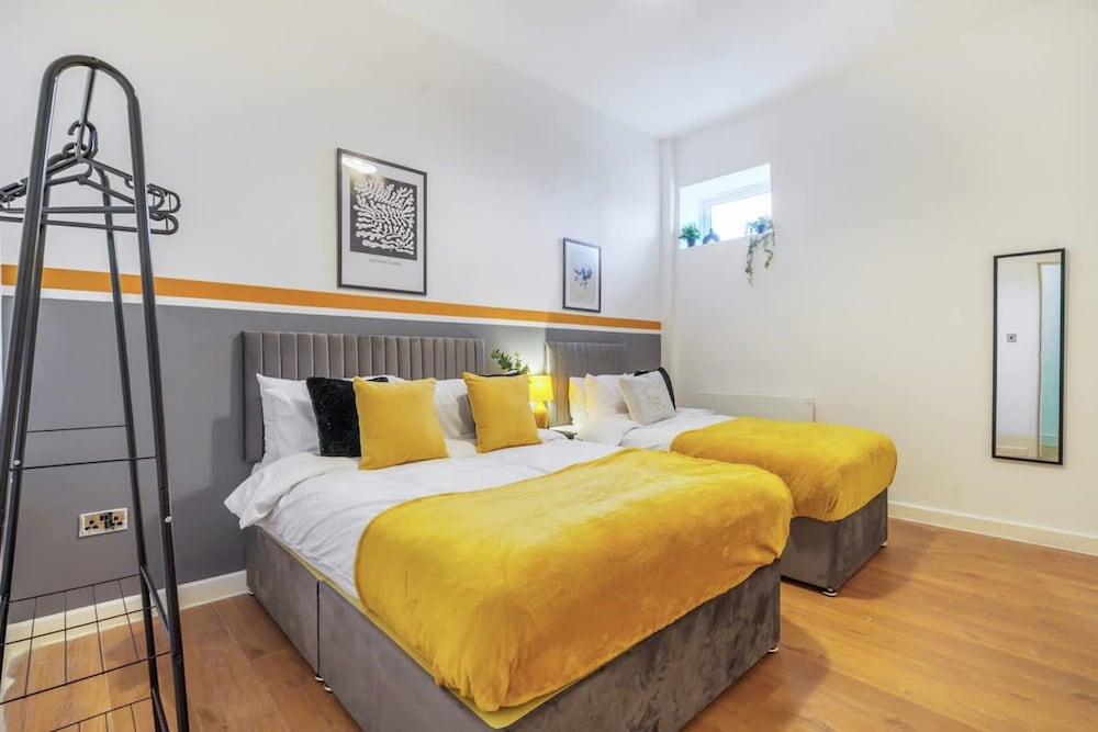 Spacious Apartment for Groups in City Centre