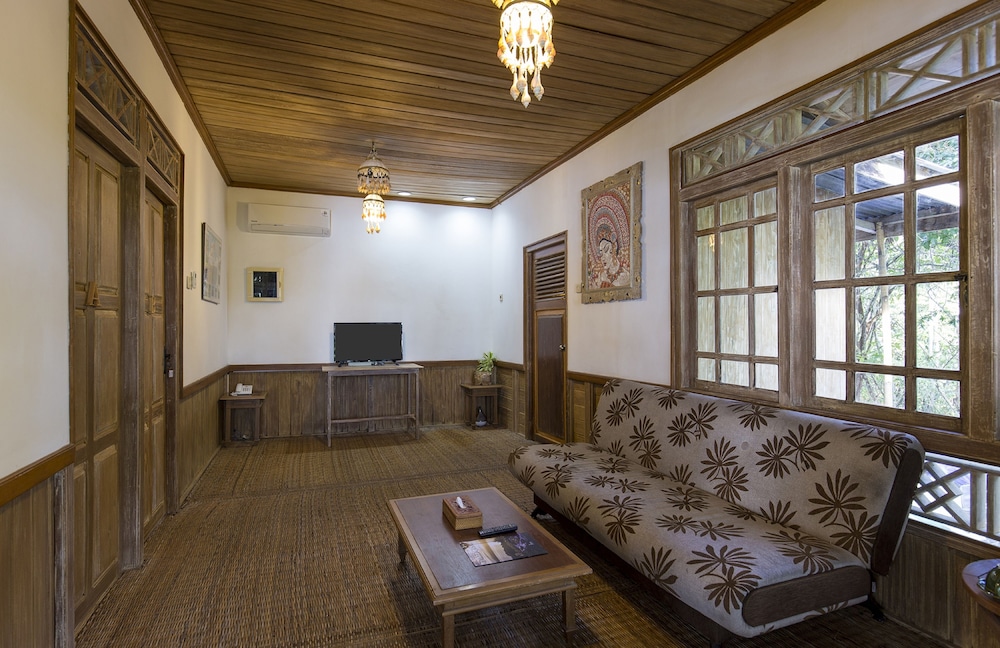 Menjangan Ecolodge