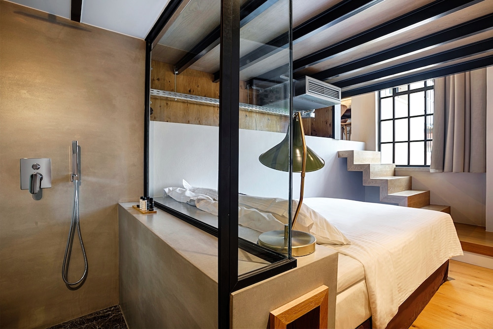 The Foundry Suites
