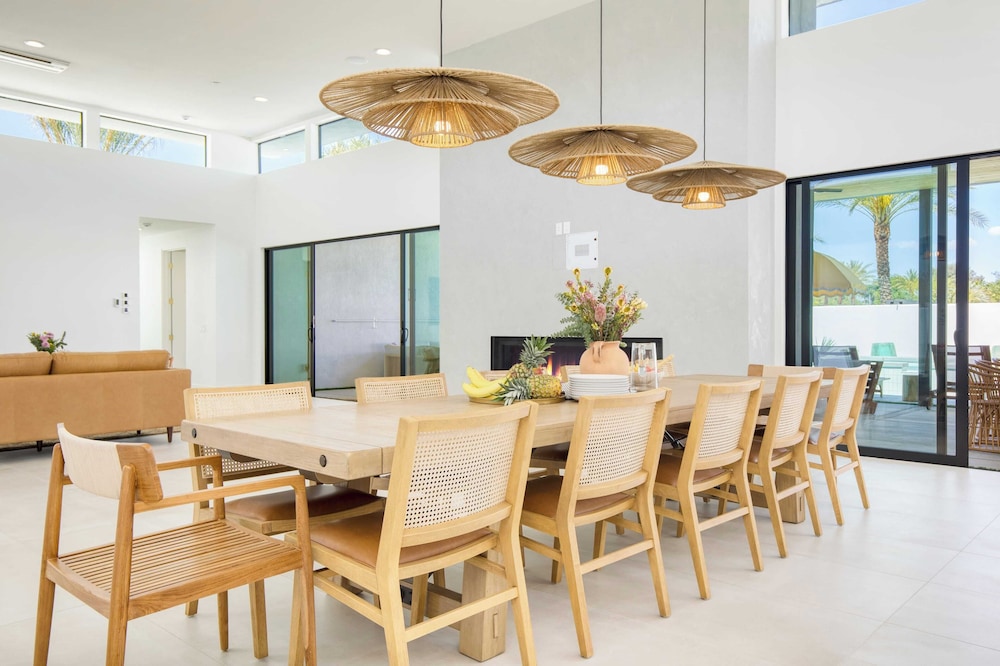 Sleeps 32 2 Villas, Pool, Putting Green+bocce Polo Villas Amara by Avantstay