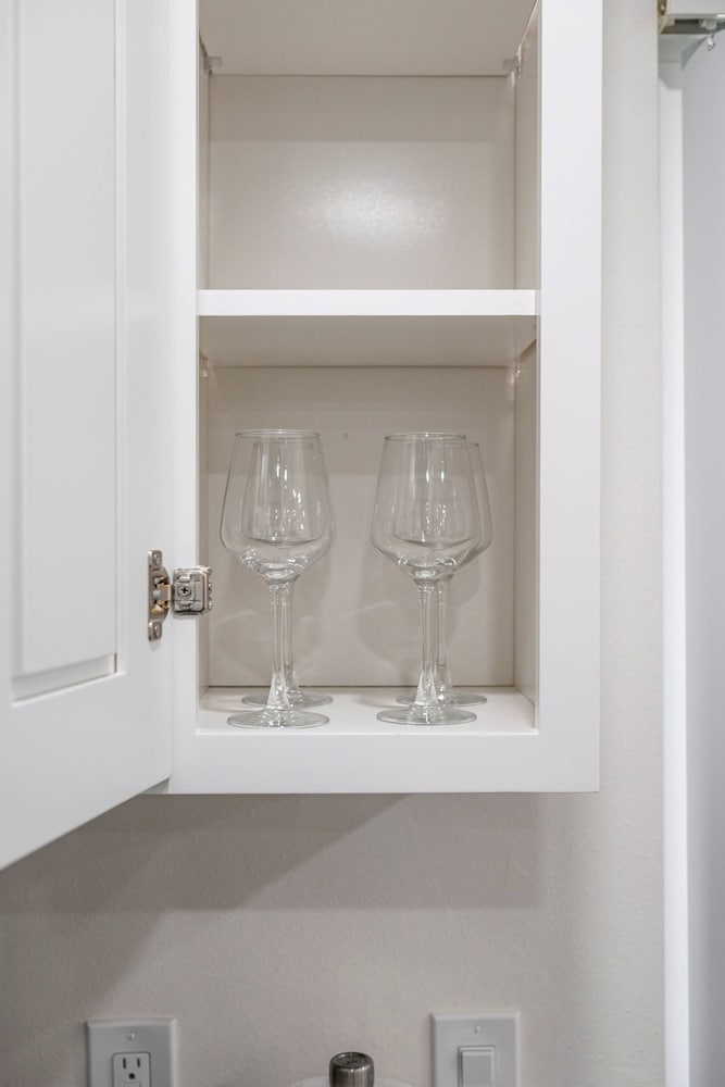 Clean Cozy Apartment Near LA Top Attractions 5