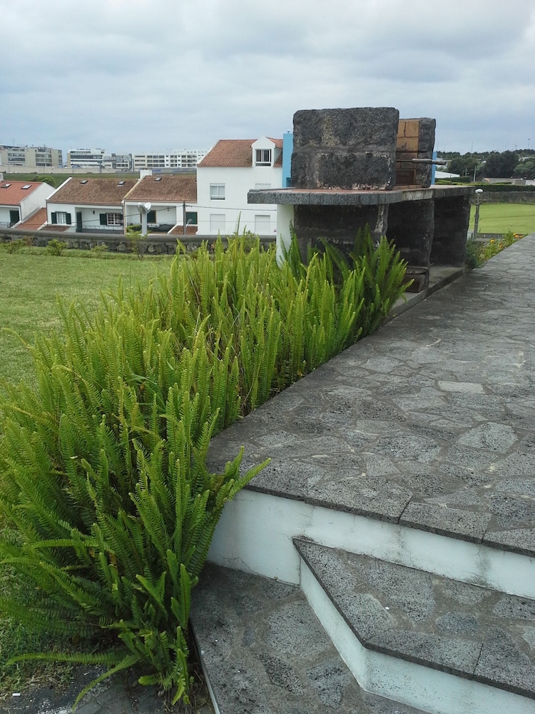 Recent Villa, Located in a Quiet Residential Area, 2km From the Center view 2
