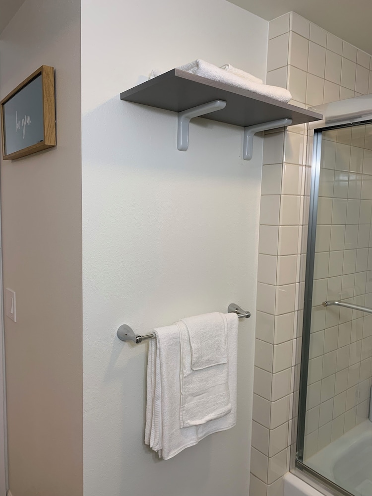 Central Bellevue Guesthouse, photo 21