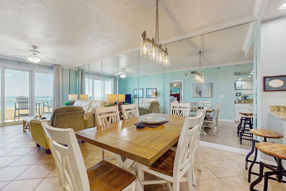 4BR Condo w/ Gulf Views & Amenities