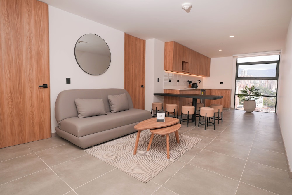 Metropolitan Living by HOUSY