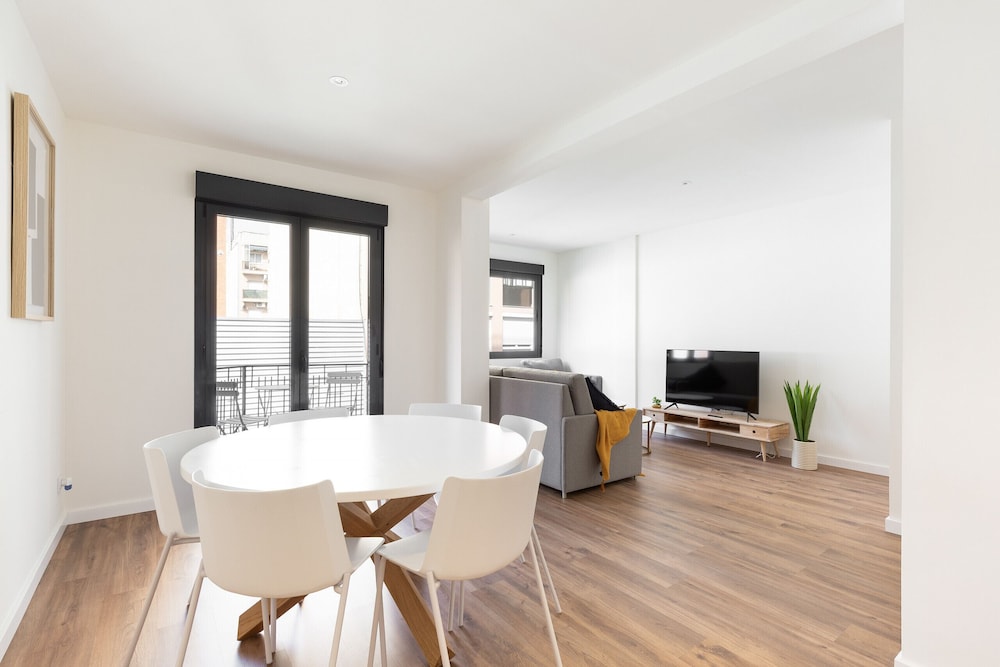 Urban Chill Apartments By Olala Homes