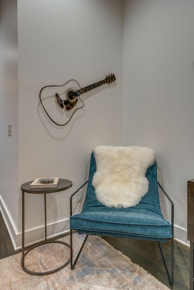 Lofts At 30th - Urban Lodge - Mins to Broadway!