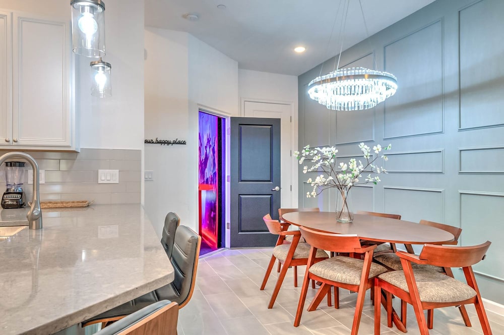 Amazing 5BD Family Townhouse at Paradiso Grande