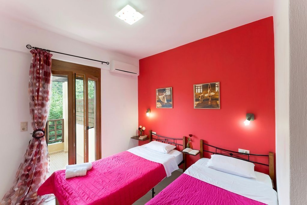 Uphoria Villas photo 3