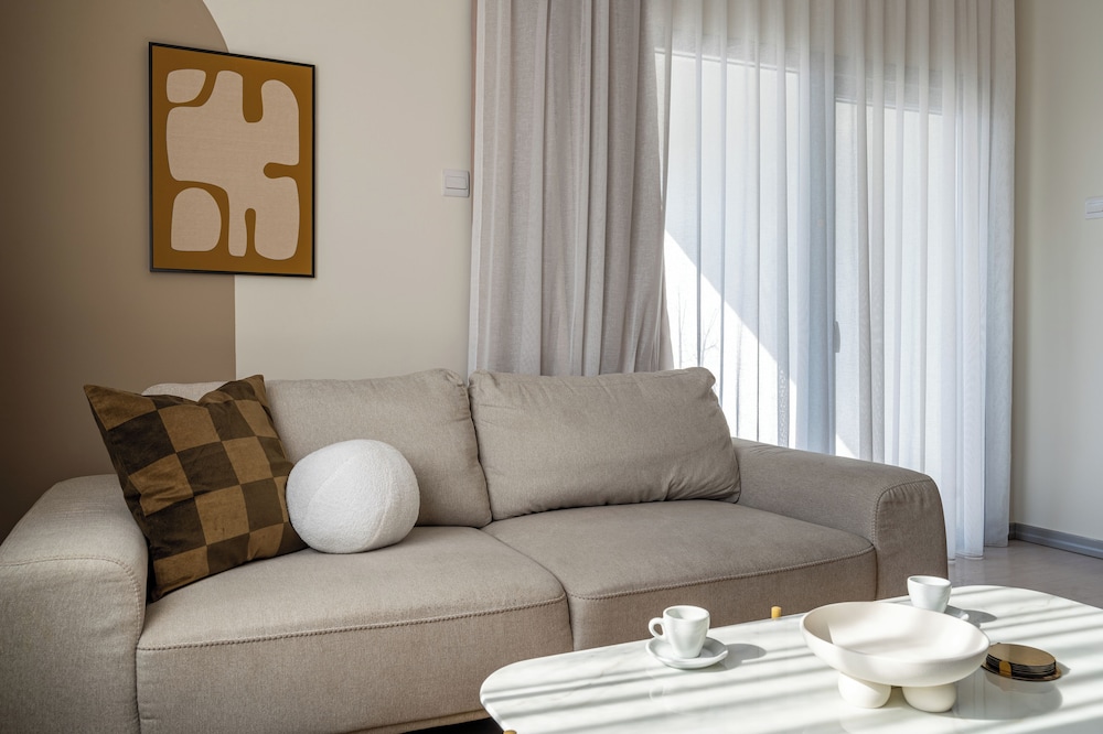 Local Host Living - Signature Apartments in Nicosia