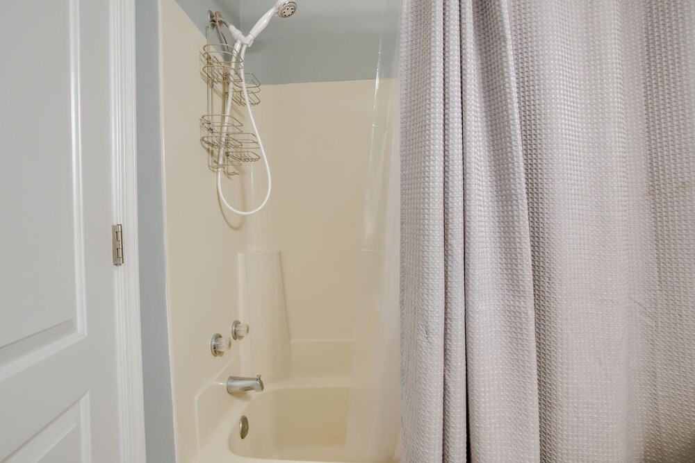Remodeled Ocean City Getaway w/ Harbor Views!