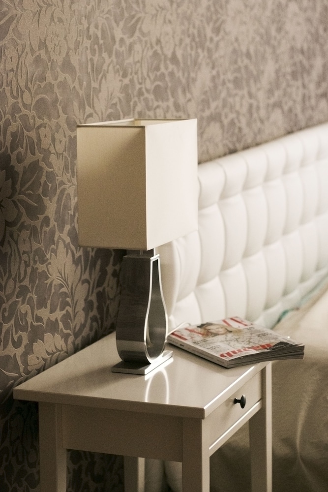 Home4day Central Apartment on Nevsky Prospekt