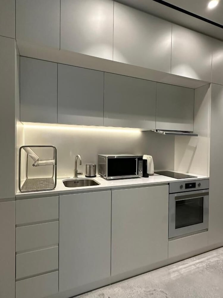 Suite No1