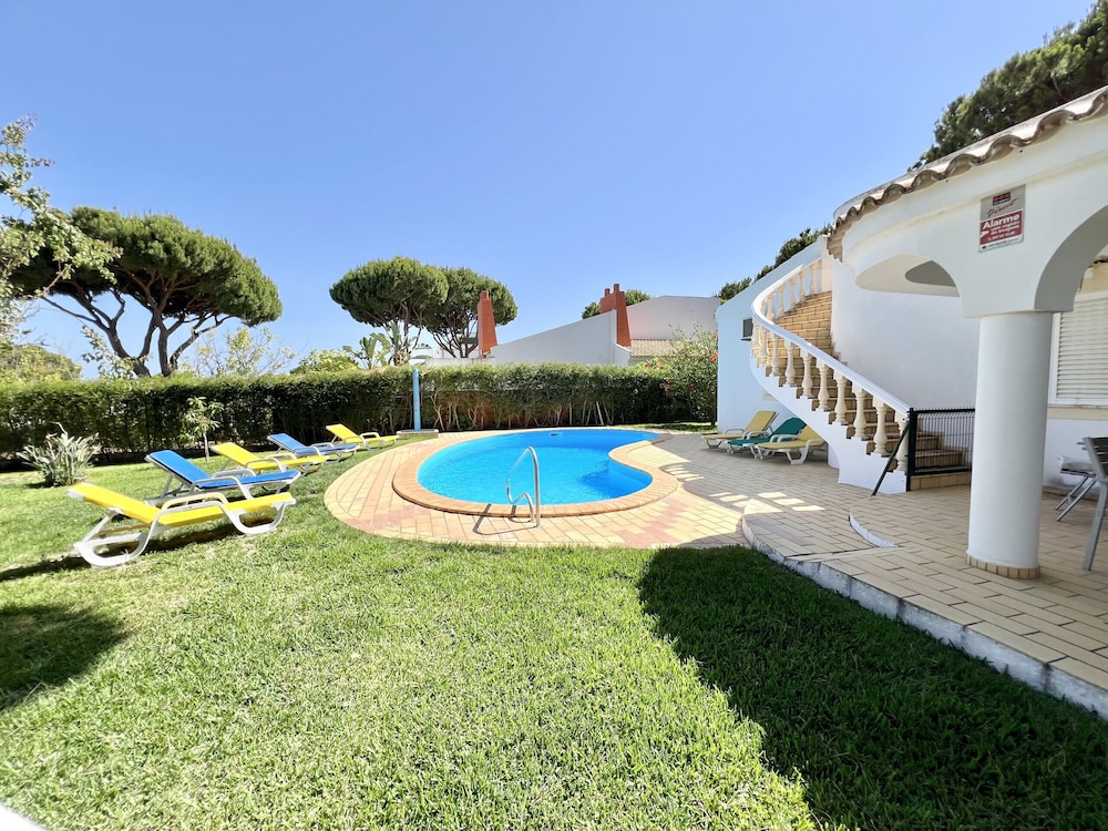 Vilamoura White House Villa by Homing