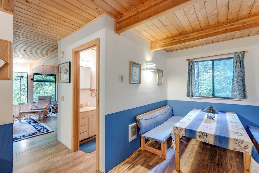 A 3 Story, 3 Bedroom Traditional Rustic Ski and Hiking Chalet