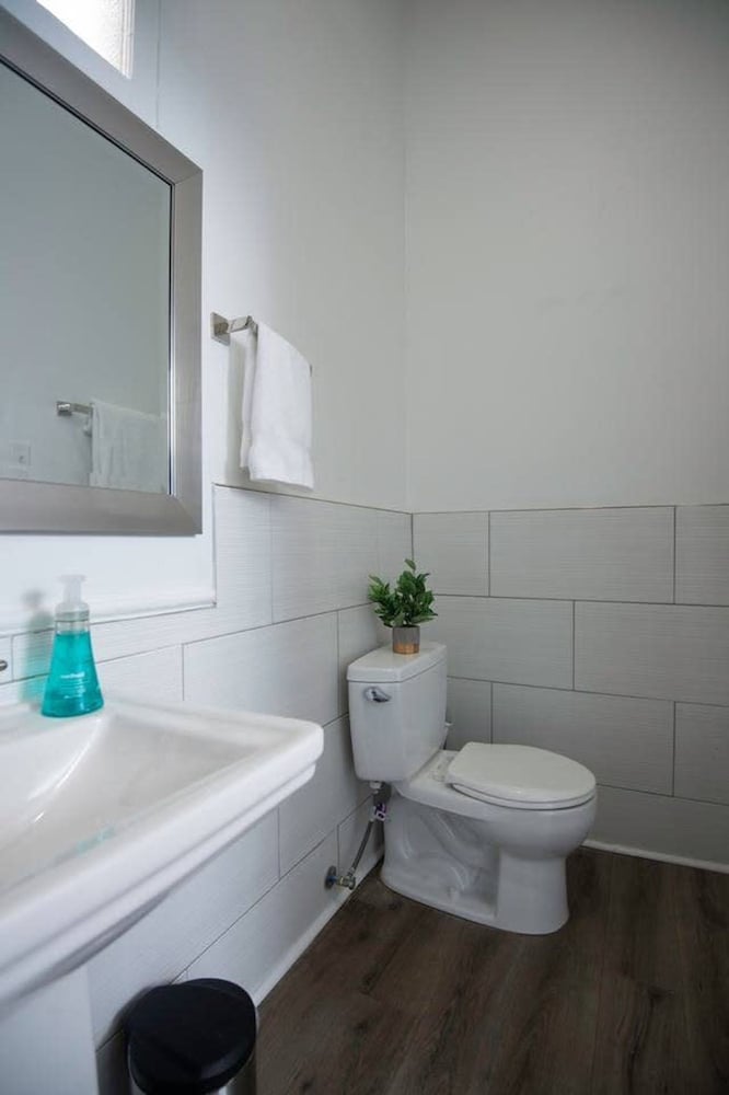 8br-best Location Heated Pool Jacuzzi Spa Gym