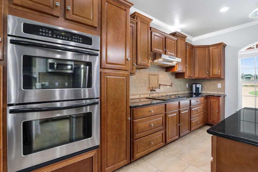 6A Ranch Luxury Meets Country!
