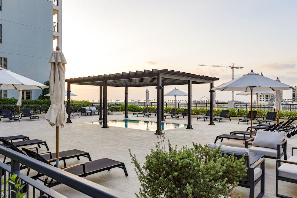 Luxury Lifestyle at La Sir ne Port de la Mer Jumeirah 1 1 Bed Sleeps 4