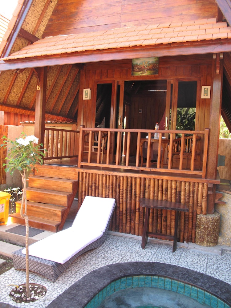 Yoki's Bungalows