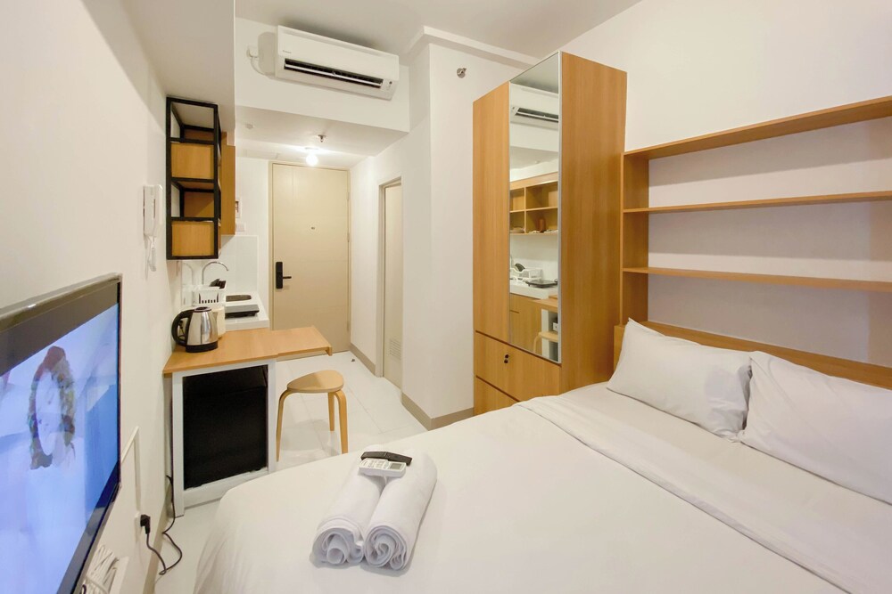 Homey Studio Apartment Tokyo Riverside Pik 2