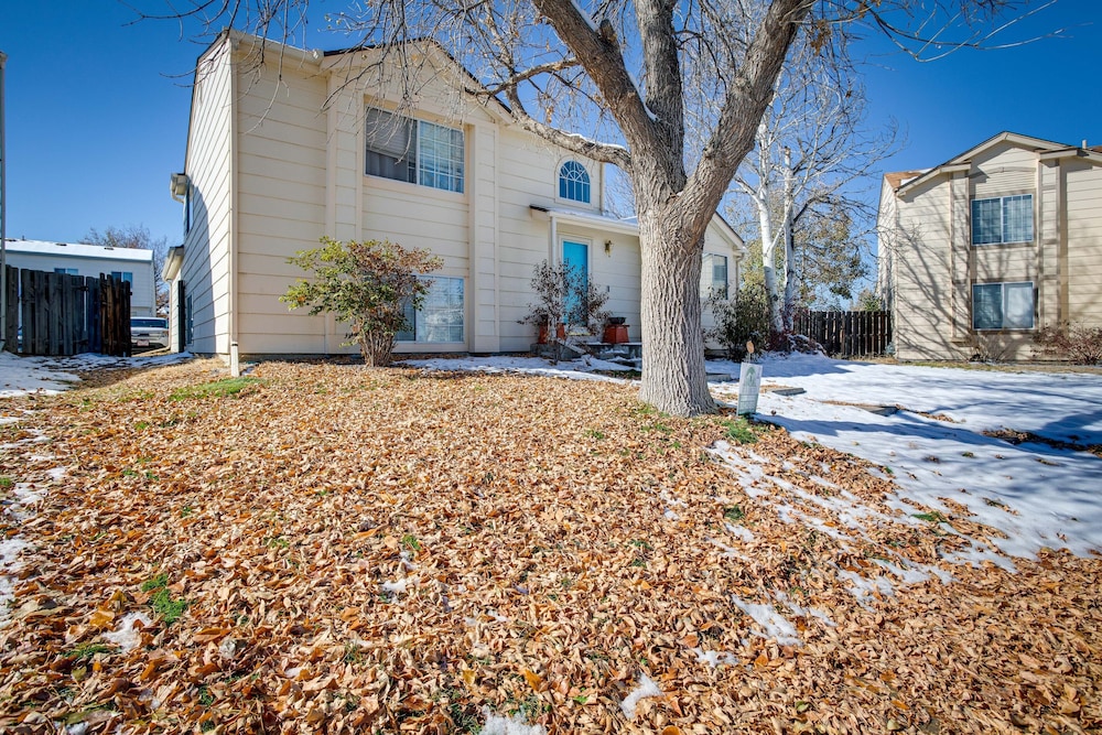 Patio, Grill, Yard: Pet-friendly Denver Home!