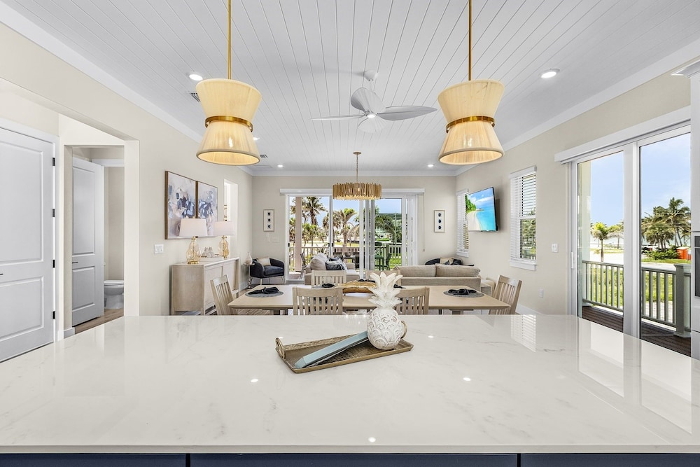 110 Sea Le Vie: 5br/4.5ba Brand New Build W/ Pool! 5 Bedroom Home