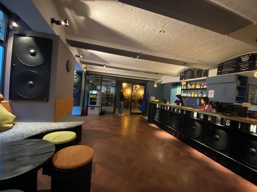 Singer109 Hostel