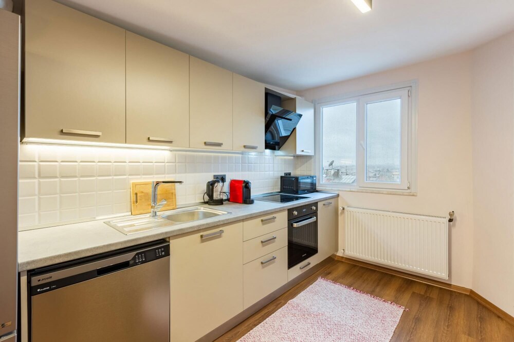 Central Flat With Lovely Terrace in Ferikoy Sisli