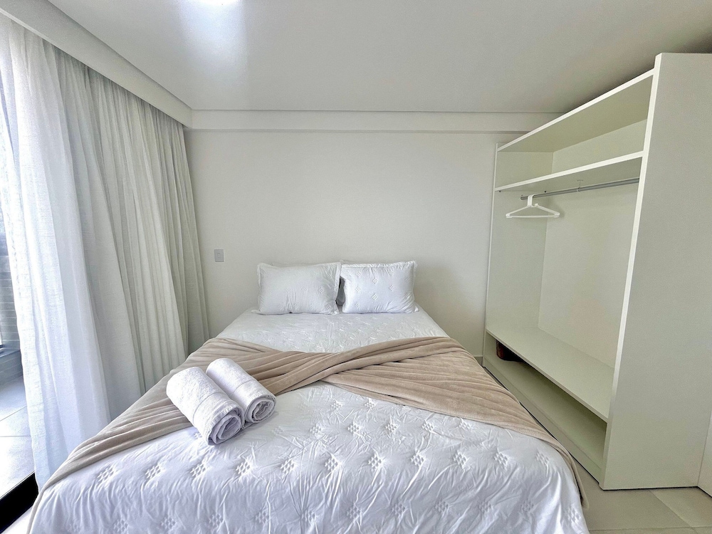 Hyde Park OCEANVIEW - by Living