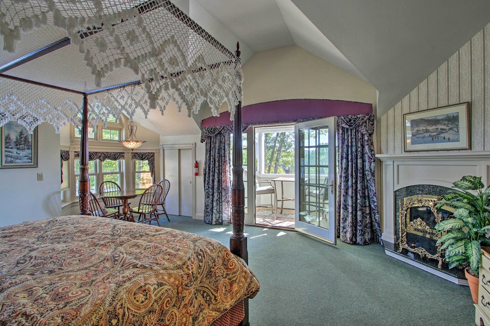 Nestlenook Victorian Condo ~6 Mi to Attitash! view 4