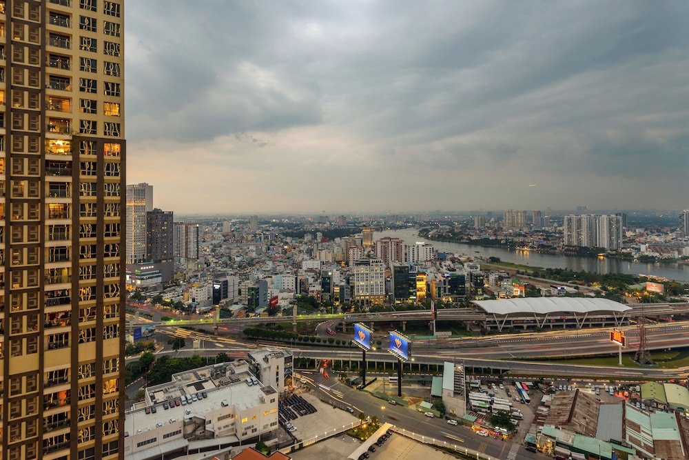 Landmark 81 & Vinhomes - ZEN Saigon Citypoint.
