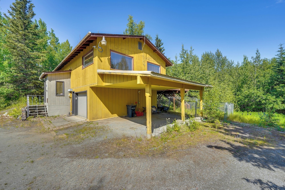 Explore Alaska: Woodsy Home w/ Deck in Palmer