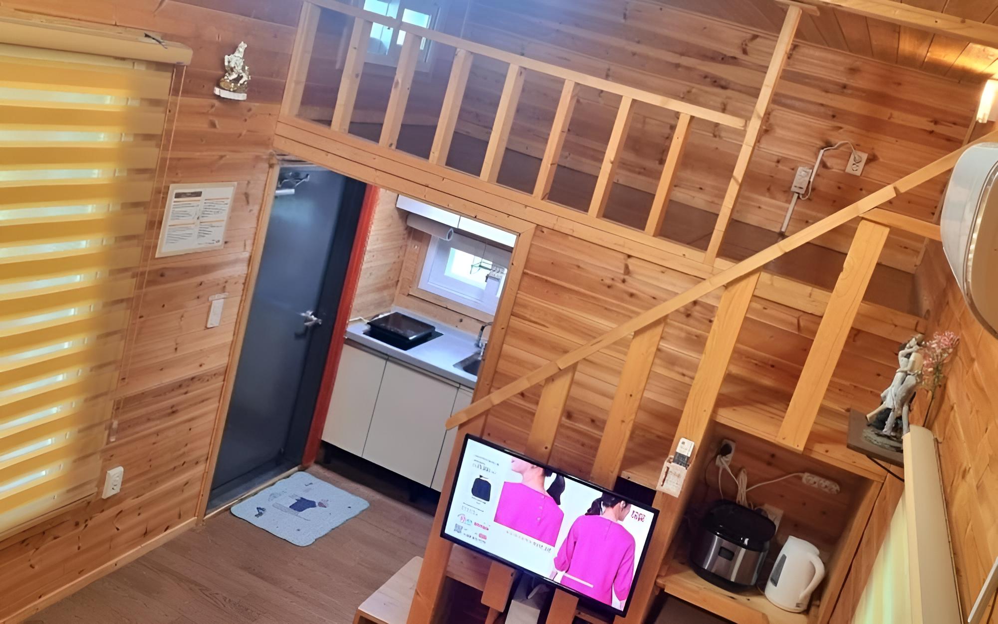 Goseong Wanggok Dog Pension view 5