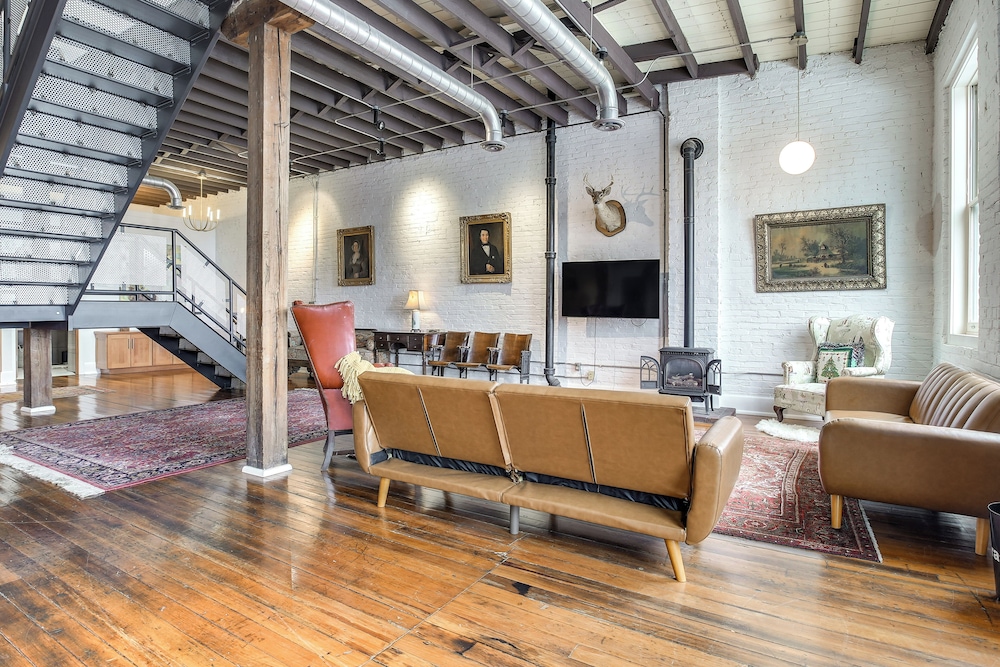 < 1 Mi to Wittenberg: Eclectic Loft w/ Parking!