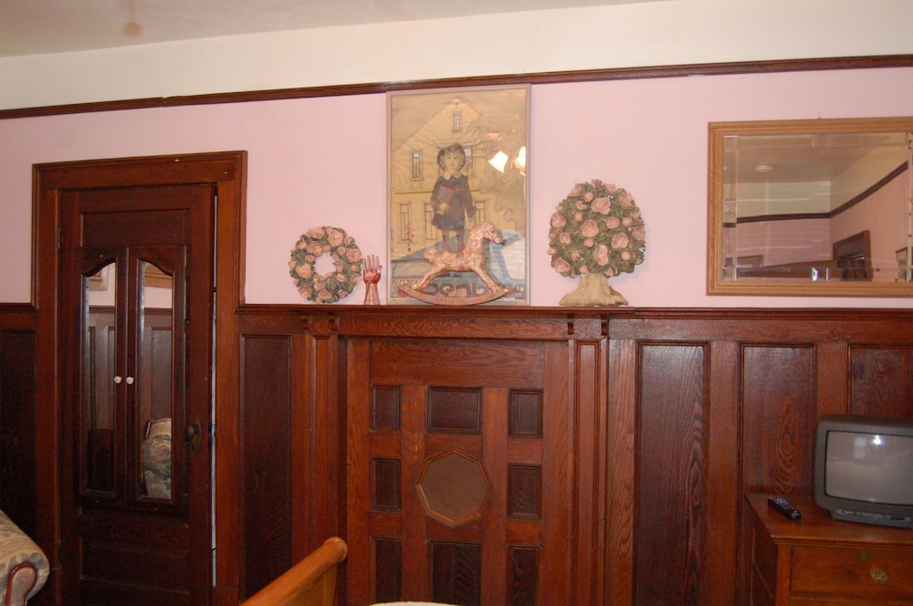 Mountain Laurel Inn