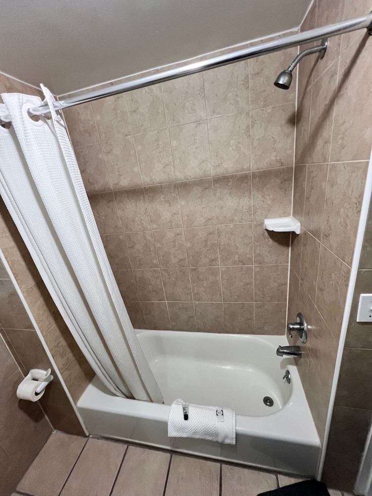 BUDGET INN